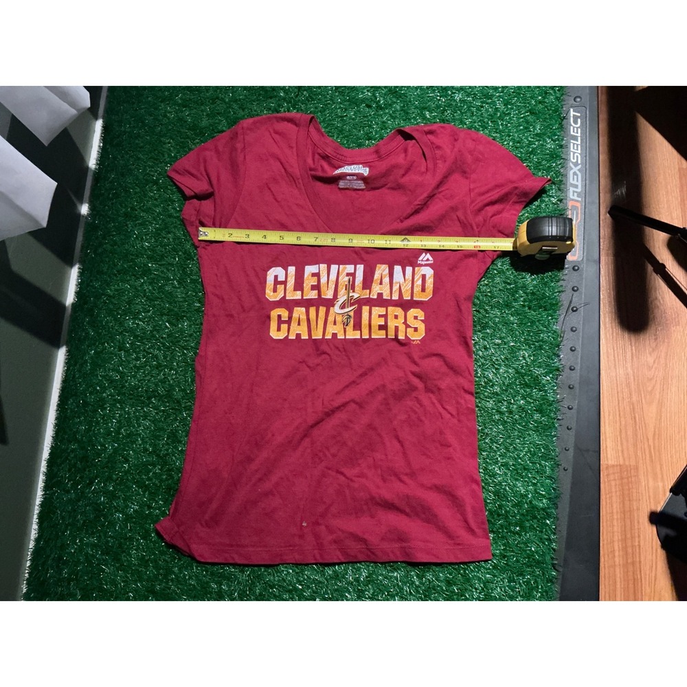 Majestic Cleveland Cavaliers Womens V-Neck T-Shirt Wine Red Size M NBA Fan Gear